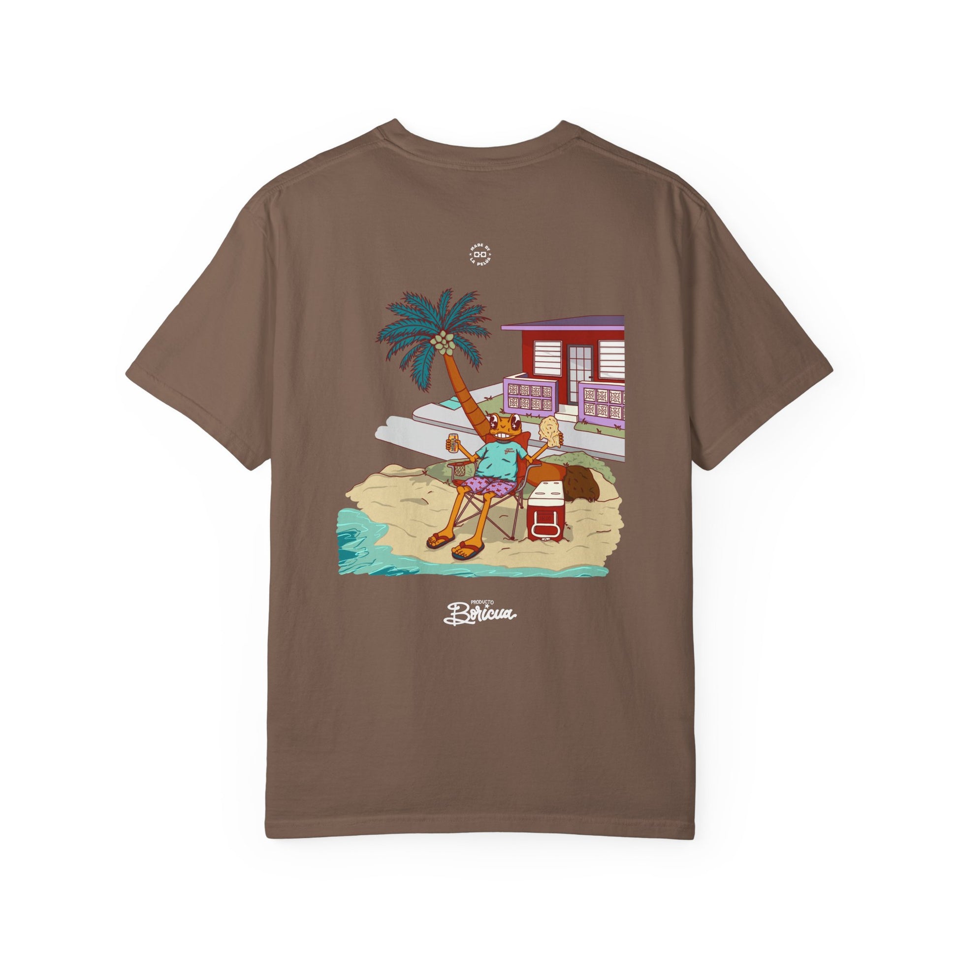 Concho en la playa en PR - Bandera Puerto Rico T-Shirt