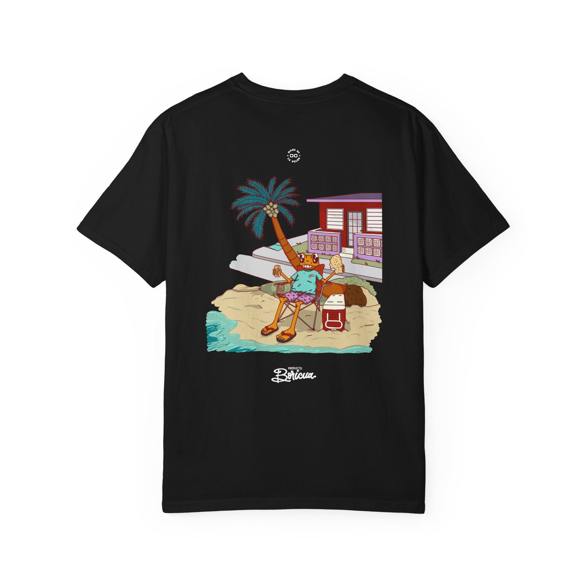 Concho en la playa en PR - Bandera Puerto Rico T-Shirt